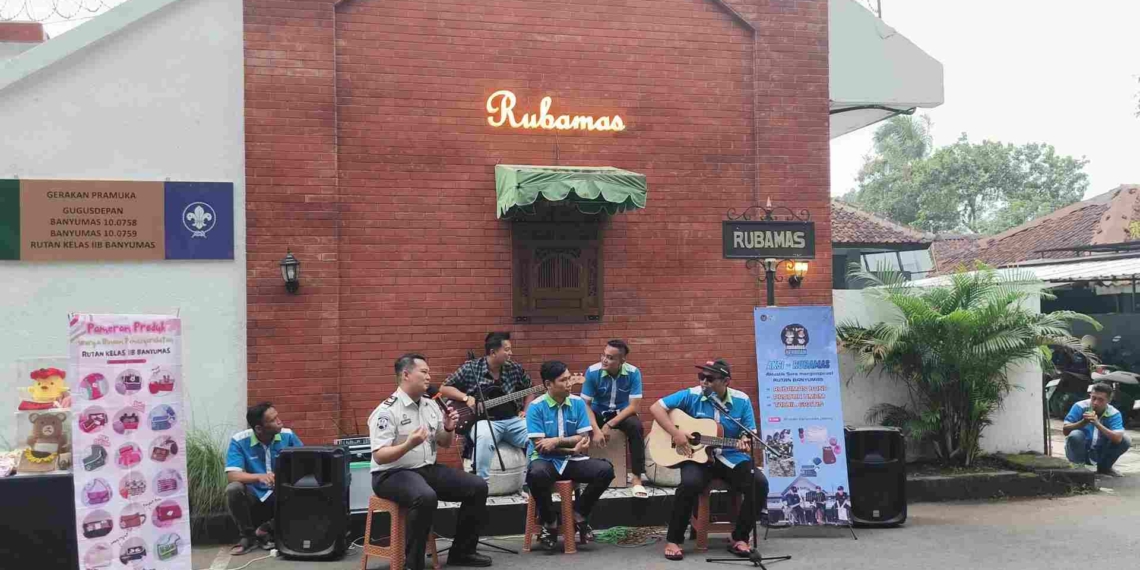 Haru Biru di Halaman Rutan Banyumas: Warga Binaan Tampil Akustik, Ceritakan Perjalanan Perubahan Hidup
