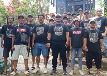 Wujudkan Kenyamanan Peziarah, Ke’BO Kokohkan Tangga Makam dengan Handrail