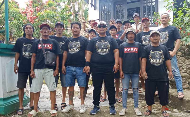 Wujudkan Kenyamanan Peziarah, Ke’BO Kokohkan Tangga Makam dengan Handrail