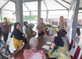 Polresta Banyumas Gelar Gerakan Pangan Murah di Sumampir, Warga Antusias