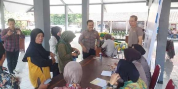 Polresta Banyumas Gelar Gerakan Pangan Murah di Sumampir, Warga Antusias