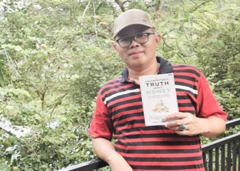 DIPENJARA UANG ITU MANUSIA MODERN