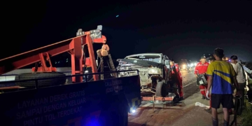 Dini Hari di KM 259 Tol Pejagan, Bus Pemudik Terguling dan Renggut Nyawa Satu Penumpang