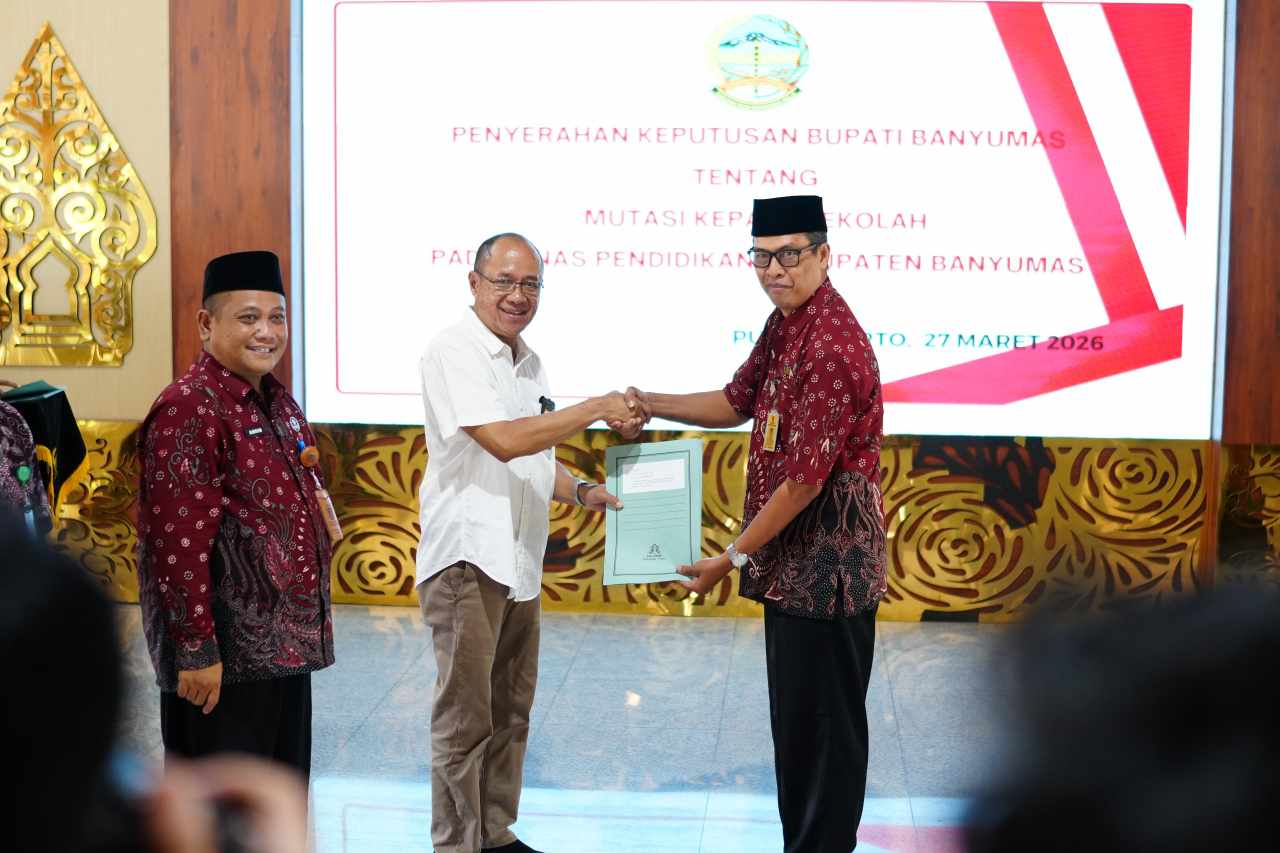 118 Kepala Sekolah di Banyumas Terima SK Mutasi, Bupati Sadewo: Jadi Pemimpin yang Inspiratif