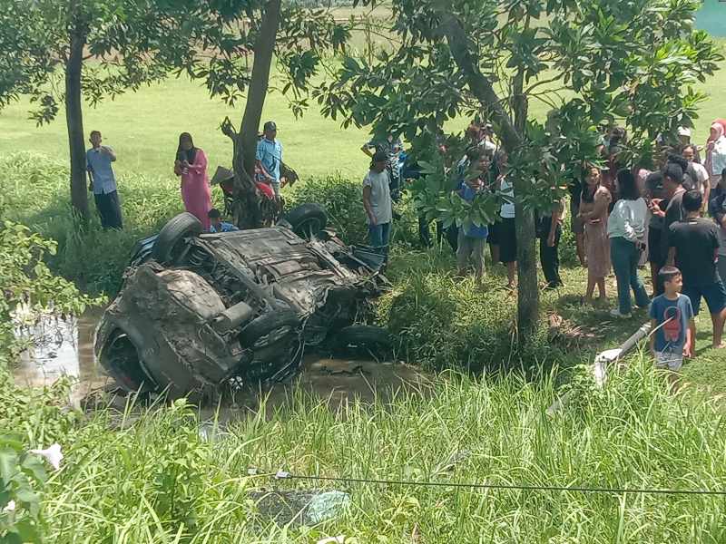 Mobil Tertabrak KA di Cilacap, Perjalanan Terganggu 97 Menit