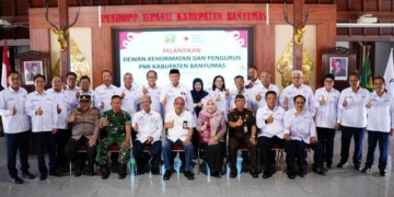 Pelantikan PMI Banyumas, Bupati Tekankan Peran Strategis dalam Pelayanan Kemanusiaan