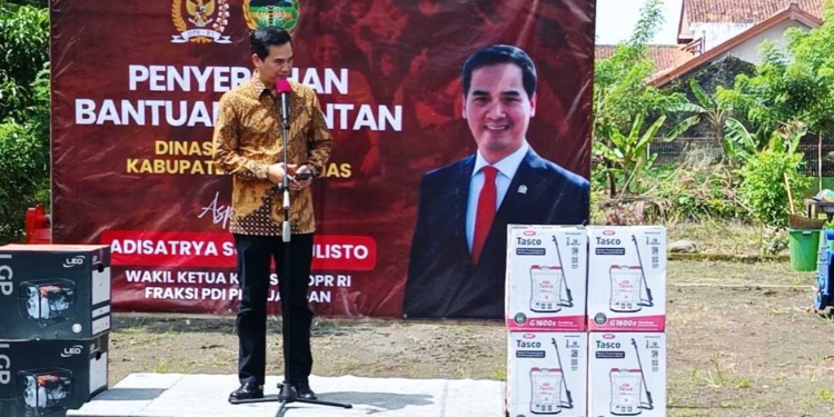Akhiri Rebutan Air Saat Kemarau, Petani Banjarsari Kidul Dapat Pompa Air dari Adysatria