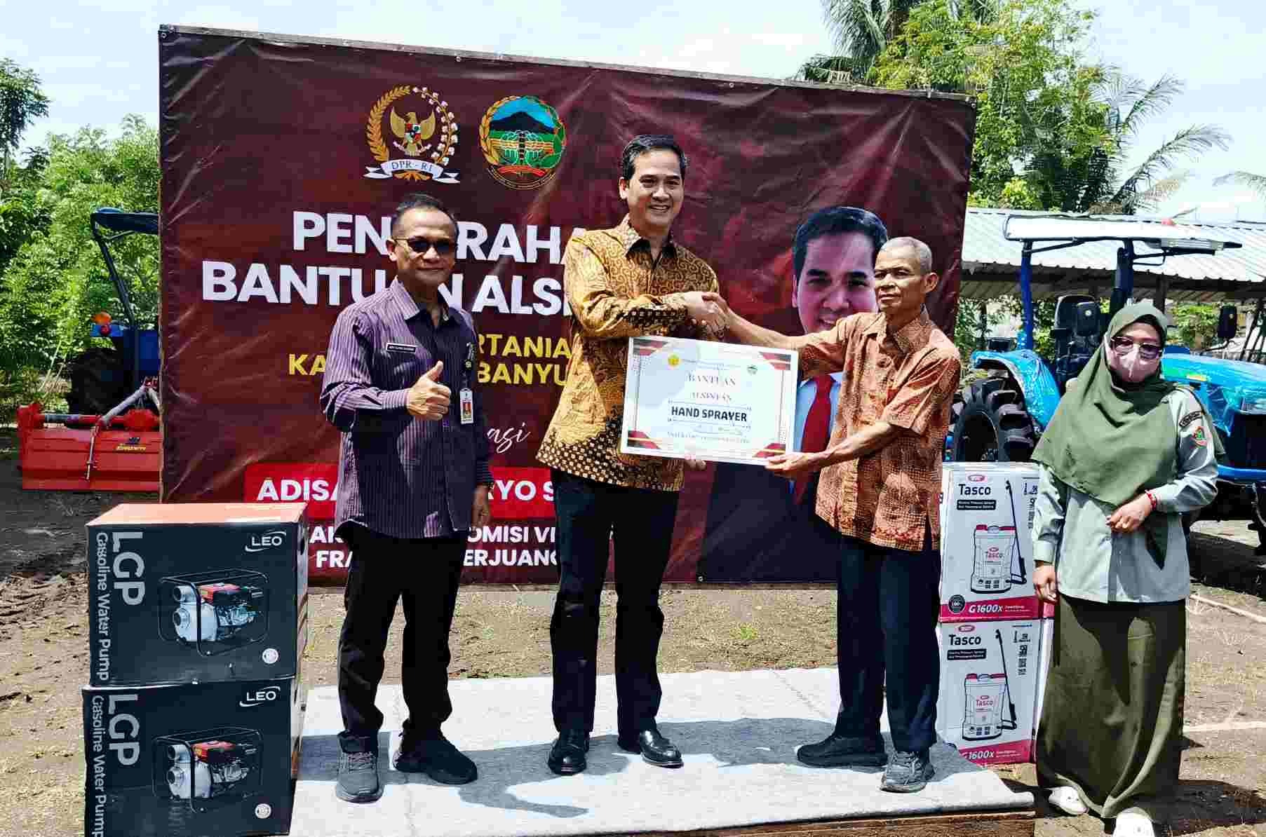 Daftar 15 Gapoktan di Banyumas yang Menerima Bantuan Alsintan dari Anggota DPR RI Adisatrya