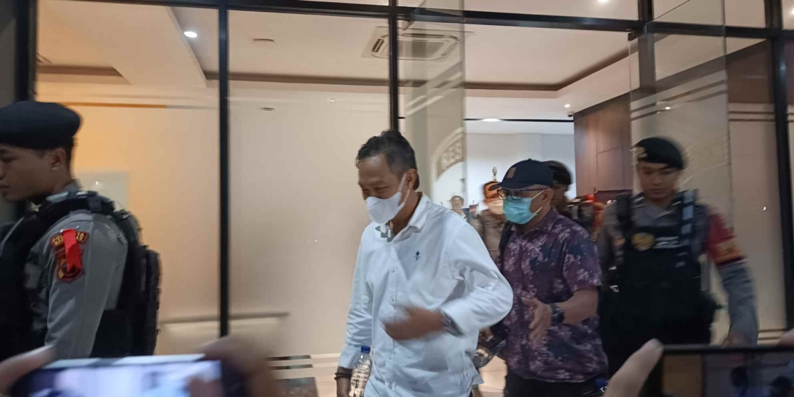 Bupati Cilacap dan 6 Pejabat Diamankan KPK Usai Diperiksa di Polresta Banyumas