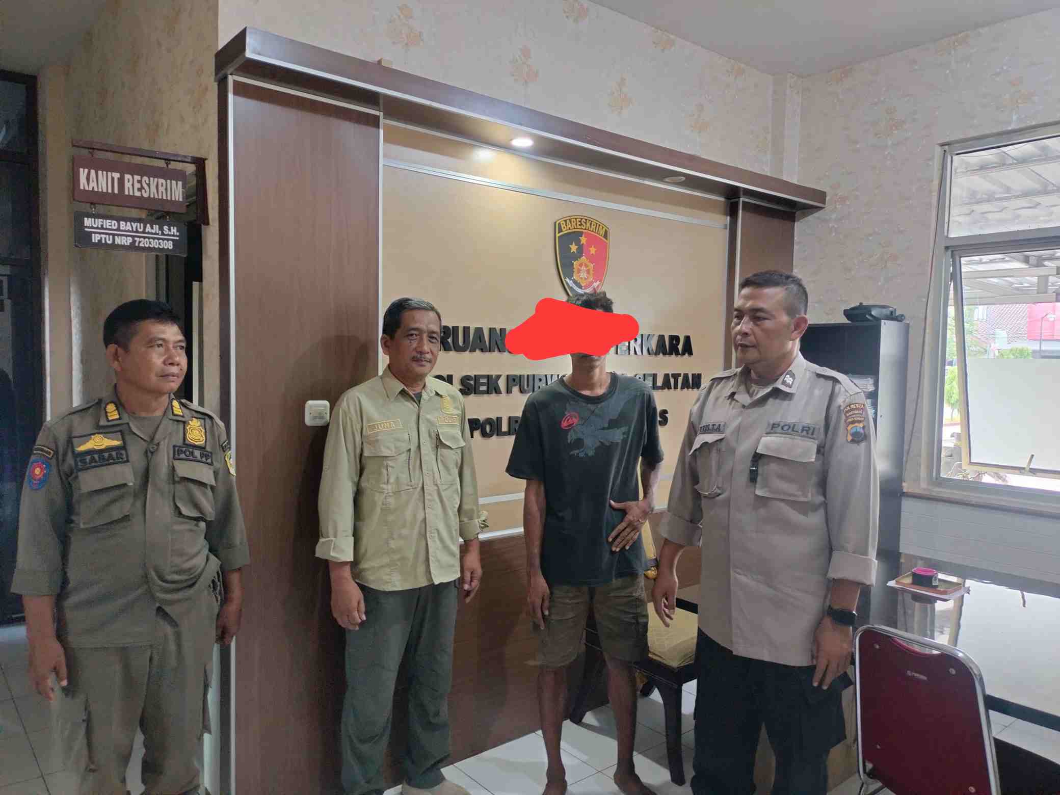 Satpol PP Banyumas Amankan Pengamen Obor yang Viral Pukul Pengendara