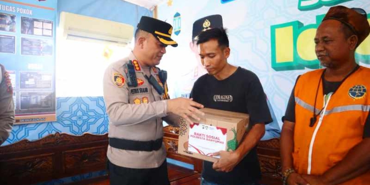Kapolresta Banyumas Salurkan Baksos di Pos Pengamanan OKC 2026