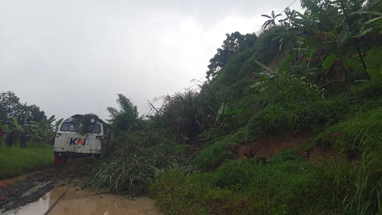 Longsor di Bandung Barat, KA Serayu Pasarsenen–Purwokerto Alami Pembatalan Sebagian