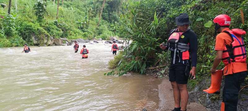 Diduga Tenggelam, Warga Kedunggong Dicari Tim SAR di Sungai Kretek