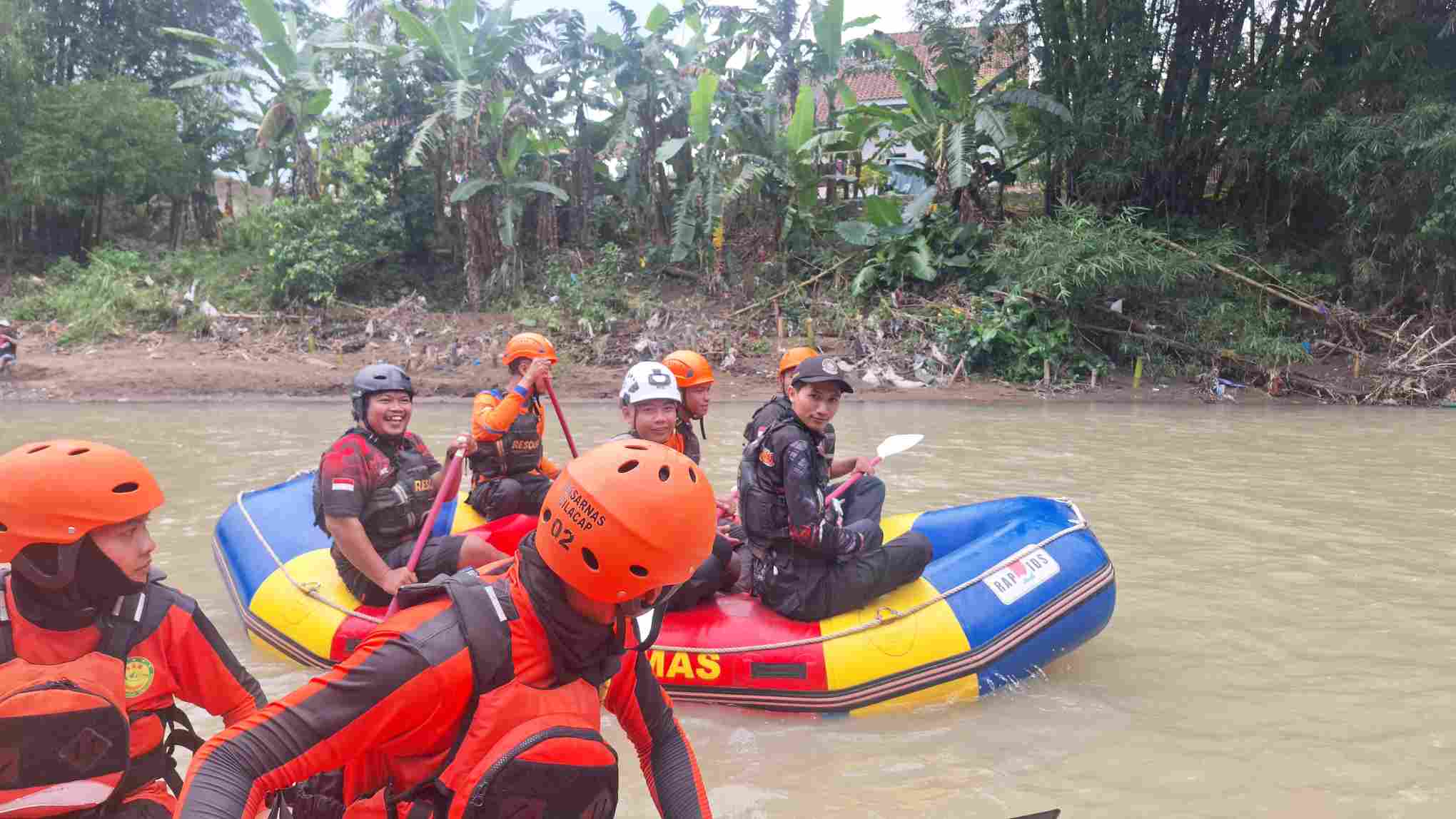 Hari Ke-4 Operasi SAR, Satu Korban Terseret Ombak di Pantai Setrojenar Masih Hilang
