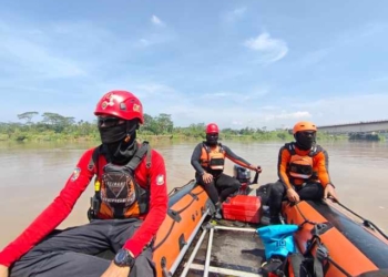 Riswo Masih Belum Ditemukan, Tim SAR Gabungan Terus Lakukan Penyisiran di Sungai Tajum dan Sekitarnya