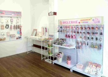 Skripsi Belum Kelar, Bisnis K-Pop Jalan: Kisah Sonia, Mahasiswi Unsoed yang Sukses Buka Kios Sendiri