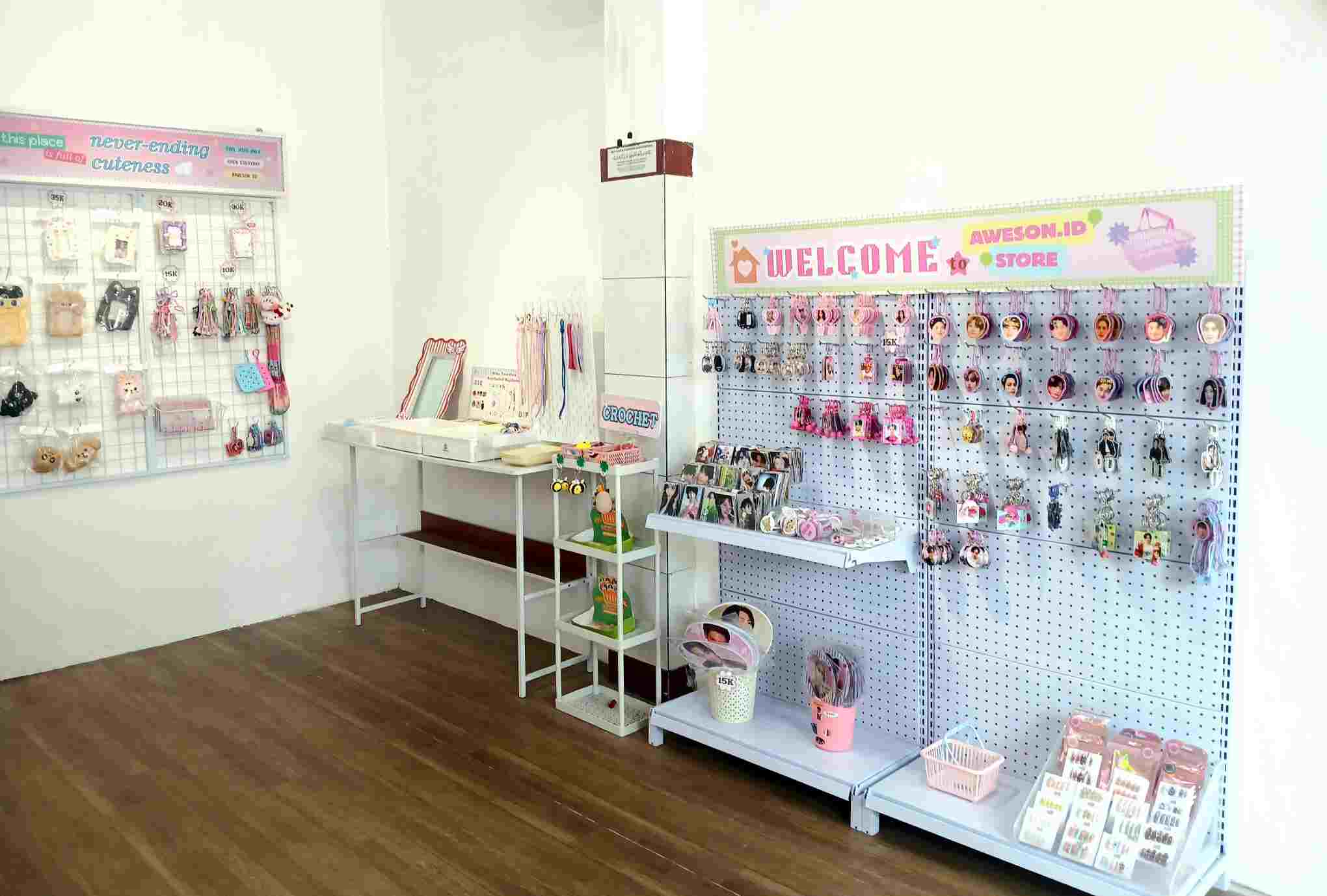 Skripsi Belum Kelar, Bisnis K-Pop Jalan: Kisah Sonia, Mahasiswi Unsoed yang Sukses Buka Kios Sendiri