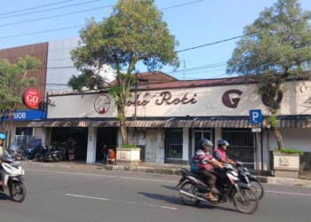 Buru Roti Legendaris di Purwokerto: Ada yang Pakai Tungku Kayu Sejak 1898!
