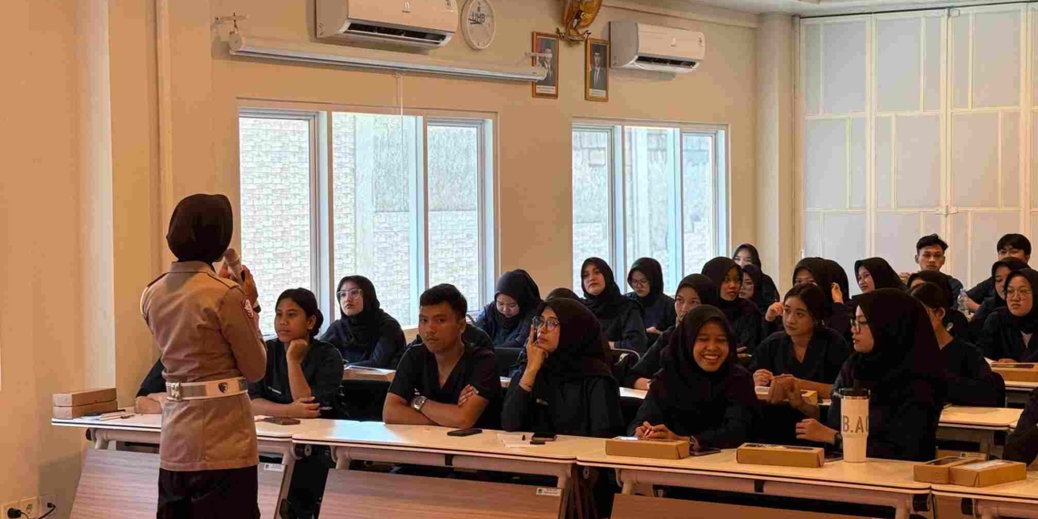 Mahasiswa Dibekali Keselamatan Berkendara, Satlantas Polresta Banyumas Gelar Sosialisasi di Kampus