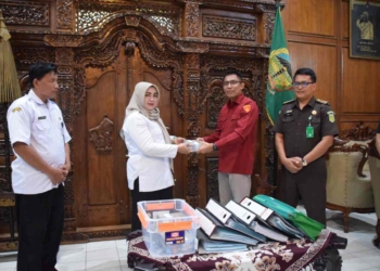 Penyidikan Dihentikan demi Hukum, Kejari Purwokerto Kembalikan Uang Korupsi Perumda Pasar Satria Rp181 Juta