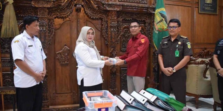 Penyidikan Dihentikan demi Hukum, Kejari Purwokerto Kembalikan Uang Korupsi Perumda Pasar Satria Rp181 Juta