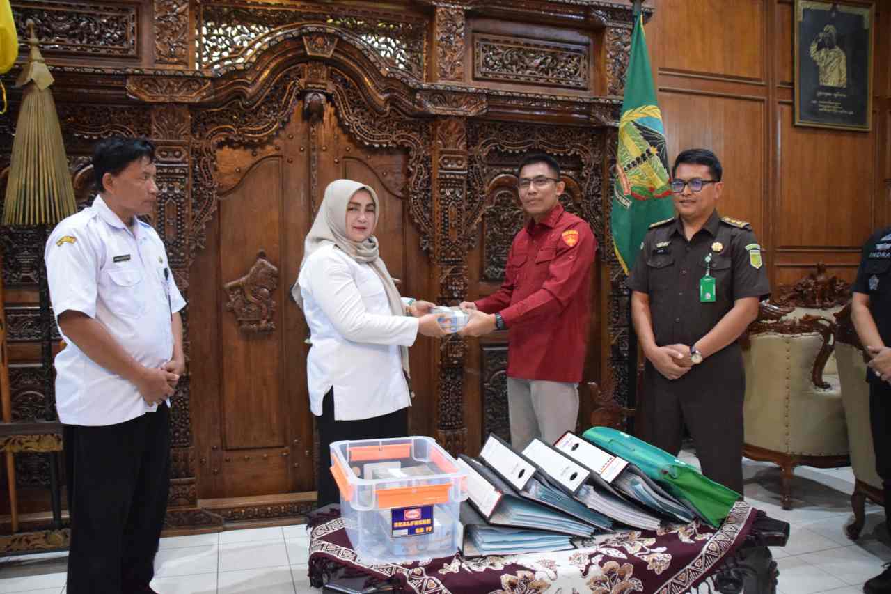 Penyidikan Dihentikan demi Hukum, Kejari Purwokerto Kembalikan Uang Korupsi Perumda Pasar Satria Rp181 Juta