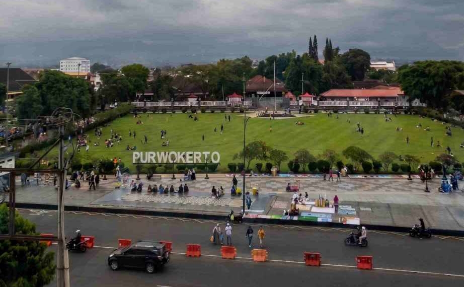 Gembira di Rumput, Untung di Kantong, Omzet Pedagang Alun-Alun Purwokerto Naik Usai Area Dibuka