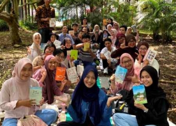 “Party Book” ala Gen Z Purwokerto: Bukti Literasi Tak Mati Zaman Now