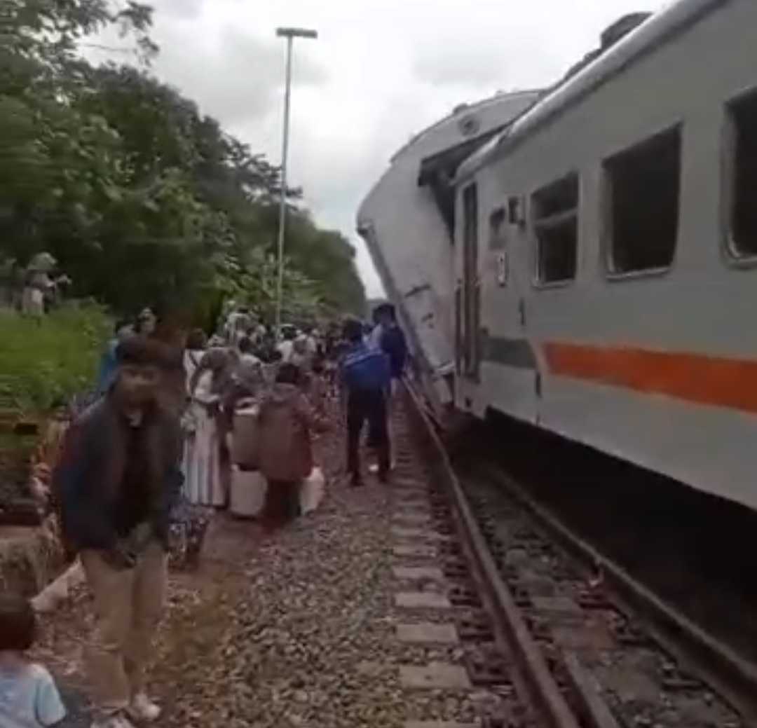 KA Bangunkarta Anjlok di Bumiayu, KAI Daop 5 Kerahkan Tim Darurat dan Siapkan 10 Bus Evakuasi