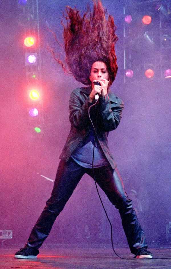 Bukan Sekadar “Wanita Marah”: 30 Tahun Jagged Little Pill dan Warisan Alanis Morissette yang Tak Lekang oleh Waktu