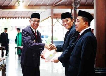 Bupati Banyumas Lantik 77 Pejabat, Tegaskan Tak Ada Lagi Pola Kerja Stagnan