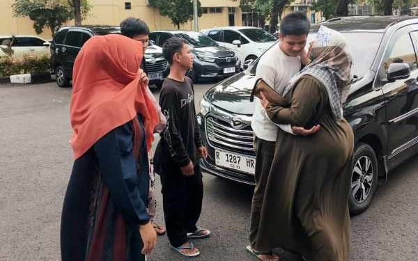 Merdeka Sebagian : ‘Tiga Tapol Banyumas’  Bebas, Satu Perkara Masih Menggantung