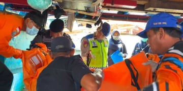 ABK KM ULI JAYA 02 Meninggal saat Melaut, Tim SAR Evakuasi dari Perairan Nusakambangan