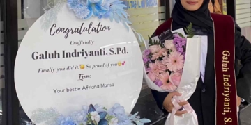 Rintis Usaha Buket Sejak SMK, Mahasiswi Unsoed Ini Kini Raup Omzet Rp10 Juta per Bulan