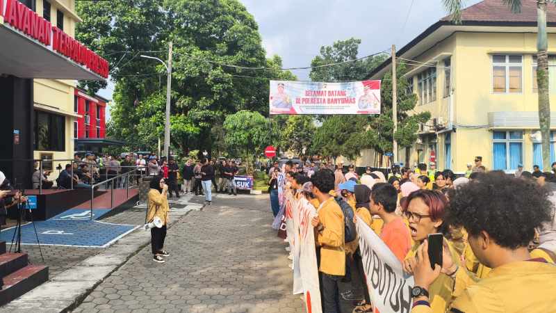 Mahasiswa Unsoed Demo di Polresta Banyumas, Desak Transparansi Kasus Kekerasan Seksual dan Penganiayaan