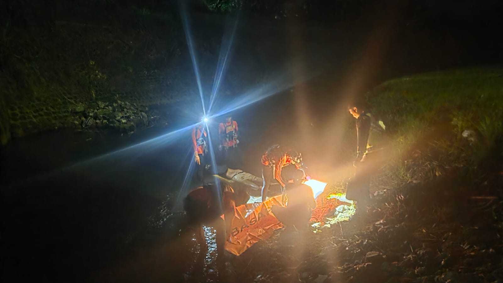 Kecelakaan di Jembatan Karanganyar, Pemuda 22 Tahun Tenggelam di Sungai