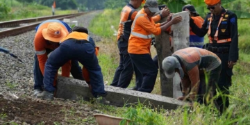 Sepanjang 2026 Tiga Orang Meninggal di Perlintasan, KAI Daop 5 Tutup Jalur Liar Tegal