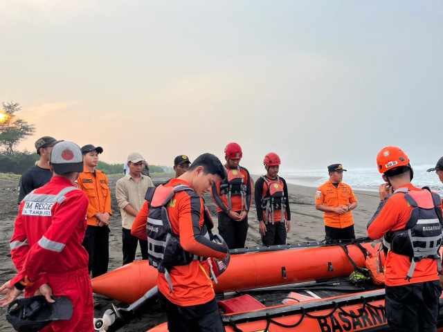 Masih Hilang, Tim SAR Perluas Pencarian Remaja Tenggelam di Pantai Entak Kebumen