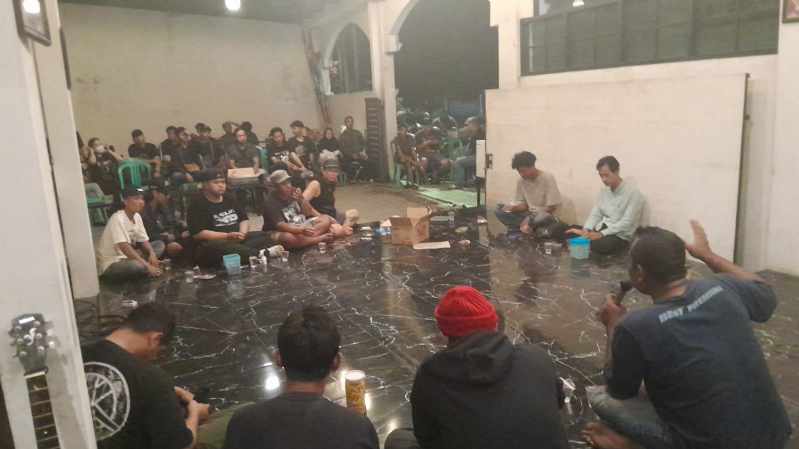 Dari Kampus ke Desa: Film “Pesta Babi” Diputar di Kawunganten, Publik Antusias