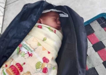 Bayi Laki-laki Ditemukan di Teras Musala Pekuncen, Diduga Baru Dilahirkan Dua Hari
