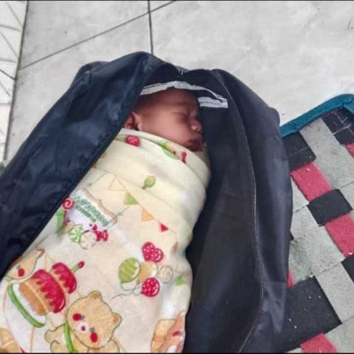 Bayi Laki-laki Ditemukan di Teras Musala Pekuncen, Diduga Baru Dilahirkan Dua Hari