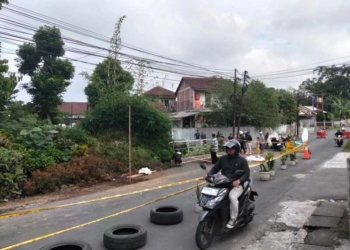 Jembatan di Jalan Baturraden Barat Ambrol, Roda Empat Dilarang Melintas