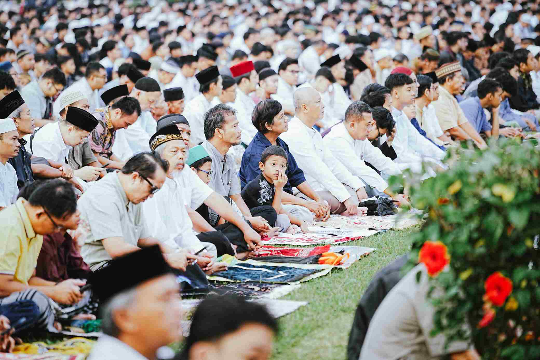 Ribuan Warga Laksanakan Salat Idul Adha di Alun‑alun Purwokerto