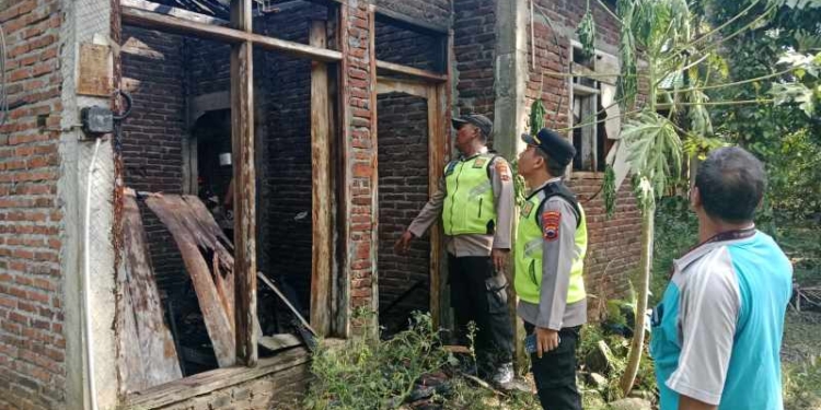 Diduga karena Gangguan Kejiwaan, Anak Bakar Rumah Ibunya di Banyumas