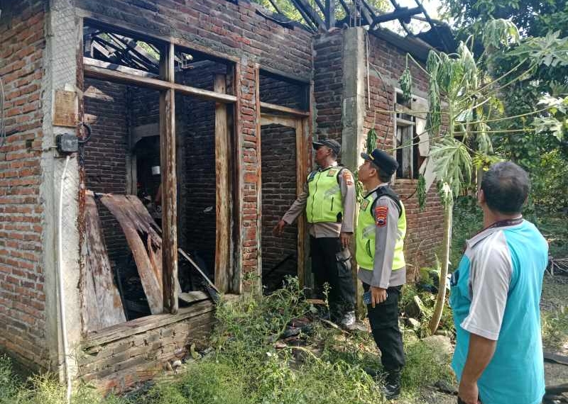 Diduga karena Gangguan Kejiwaan, Anak Bakar Rumah Ibunya di Banyumas