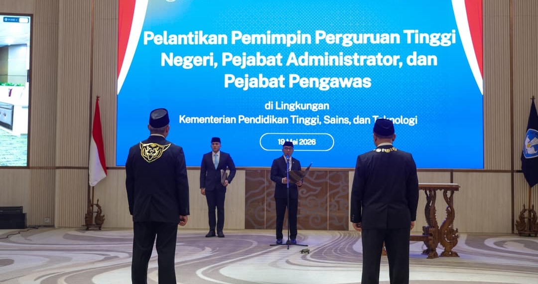 Sah! Brian Yuliarto Lantik Akhmad Sodiq sebagai Rektor Unsoed Periode 2026–2030