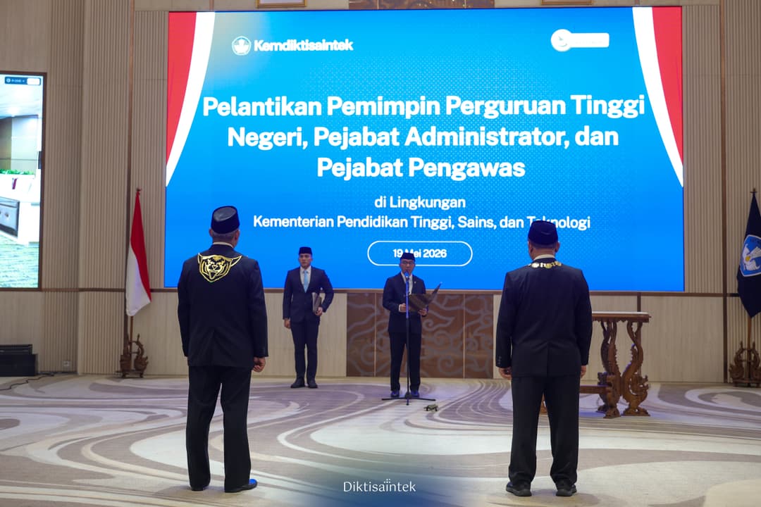 Sah! Brian Yuliarto Lantik Akhmad Sodiq sebagai Rektor Unsoed Periode 2026–2030