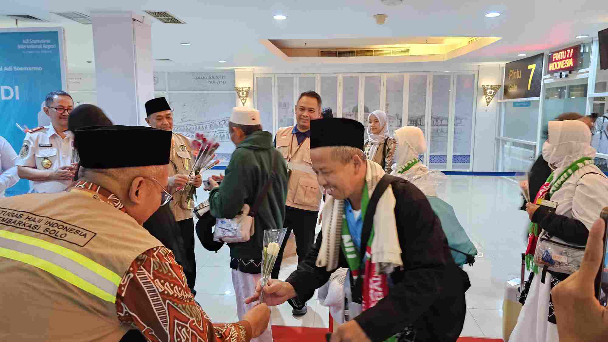 Kemenhaj Ingatkan Jemaah Haji: Jangan Masukkan Air Zamzam ke Koper Kabin atau Bagasi, Ini Sebabnya