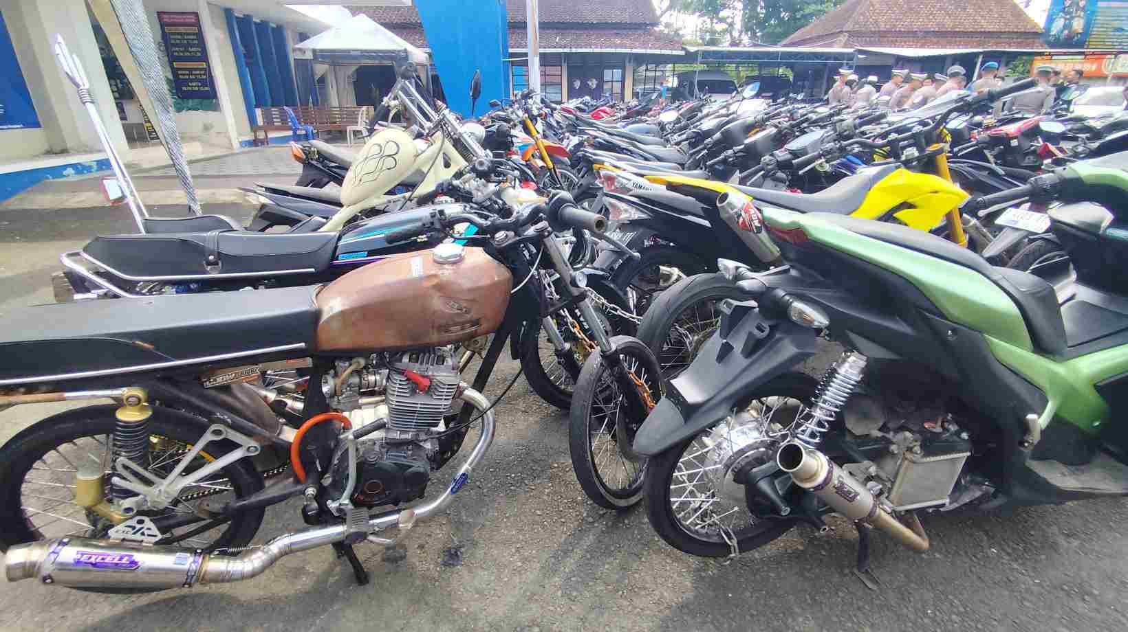 Dalam Satu Bulan, Sat Lantas Banyumas Tilang 210 Kendaraan dan Sita 77 Knalpot Brong