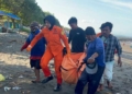 Jenazah Pria Lansia Tanpa Identitas Ditemukan Mengapung di Perairan Teluk Penyu Cilacap